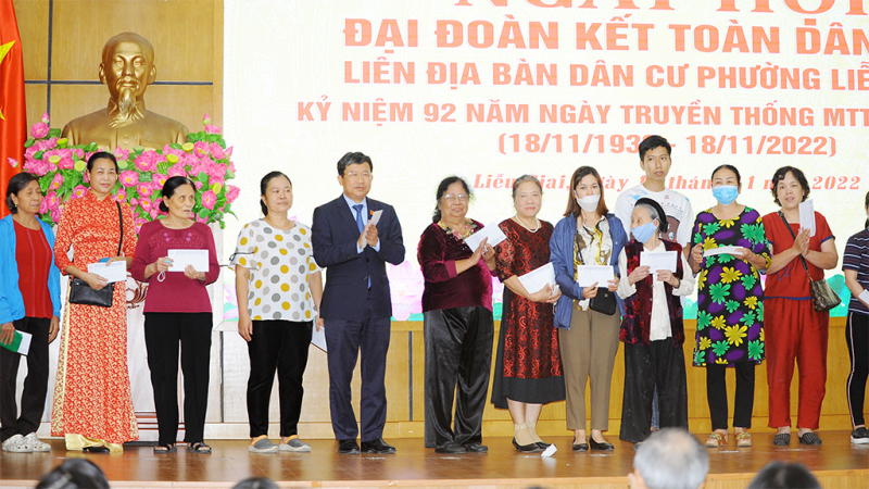 Chủ nhiệm Ủy ban Đối ngoại Vũ Hải Hà dự Ngày hội đại đoàn kết toàn dân tộc tại phường Liễu Giai, Hà Nội -1