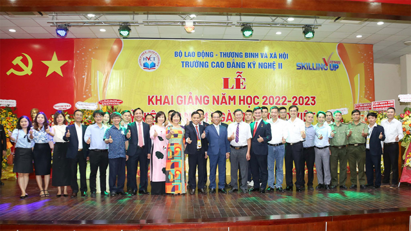 Trường Cao đẳng Kỹ nghệ II khai giảng năm học 2022-2023 và kỷ niệm ngày nhà giáo Việt Nam -4