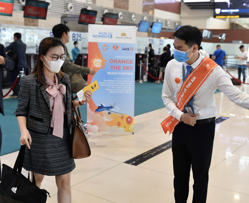 Rực rỡ chuyến bay Tô Cam của Vietnam Airlines  hướng ứng tháng hành động Quốc gia về bình đẳng giới -0