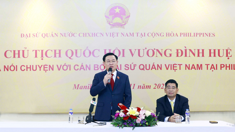 Chủ tịch Quốc hội Vương Đình Huệ thăm Đại sứ quán Việt Nam tại Philippines -3