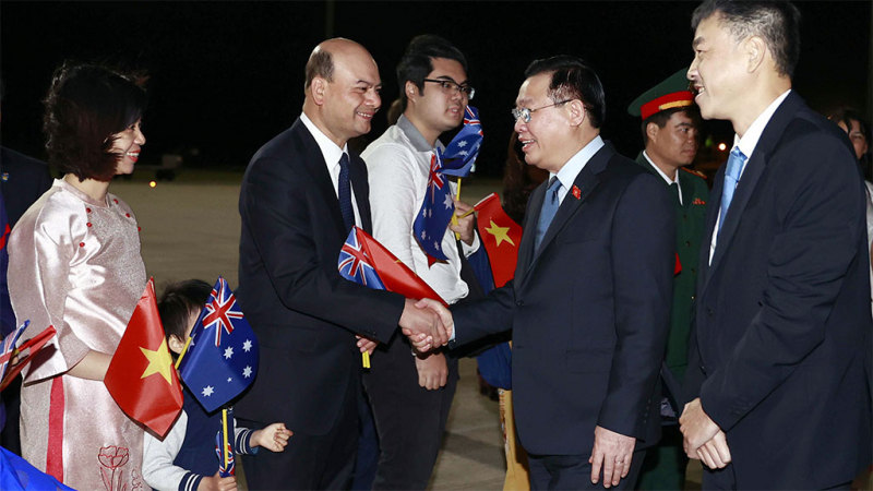 Chủ tịch Quốc hội Vương Đình Huệ đến Thủ đô Canberra, bắt đầu thăm chính thức Australia -4