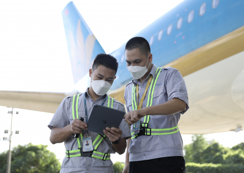 Vietnam Airlines đẩy mạnh chuyển đổi số với phần mềm quản lý kỹ thuật và bảo dưỡng tàu bay mới -0
