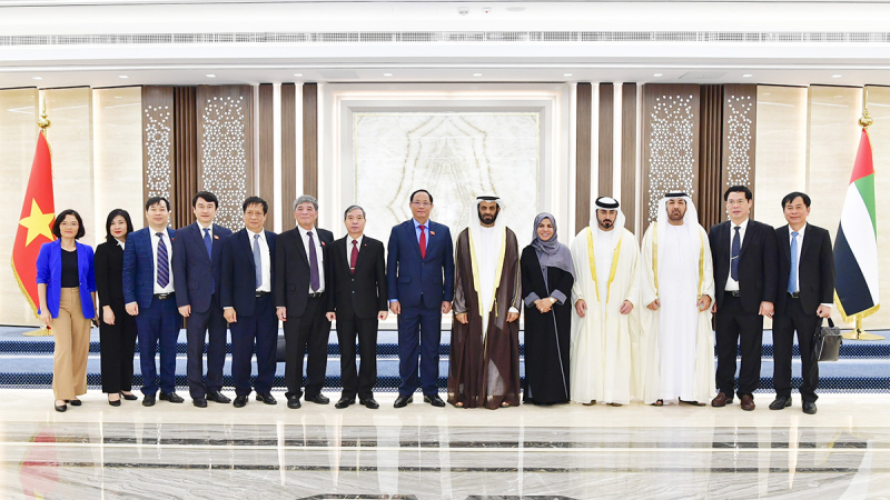 Phó Chủ tịch Quốc hội, Thượng tướng Trần Quang Phương thăm và làm việc tại các Tiểu vương quốc Ả-rập Thống nhất -1