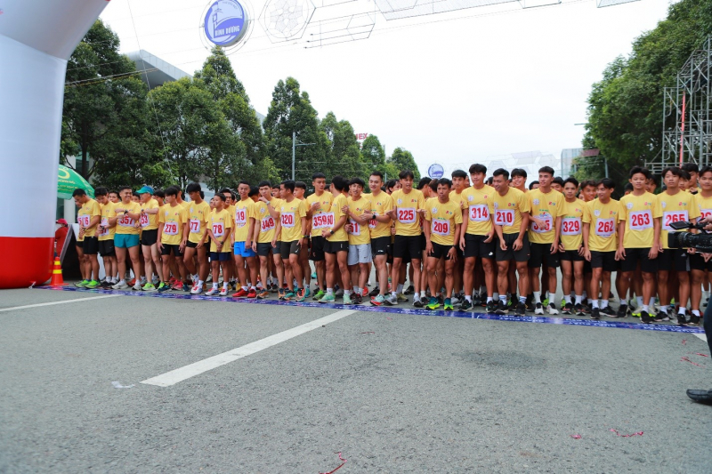 Hàng ngàn vận động viên cùng tranh tài đón năm mới tại giải Việt dã chào BTV - Number 1 năm 2023  -0