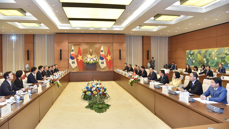 Chủ tịch Quốc hội Vương Đình Huệ đón và hội đàm với Chủ tịch Quốc hội Hàn Quốc -0
