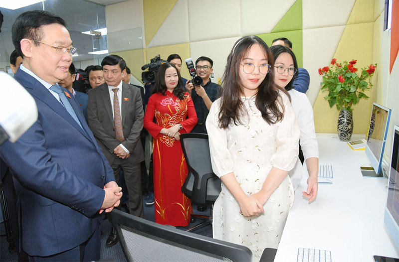 Chủ tịch Quốc hội Vương Đình Huệ thăm, chúc Tết Báo Đại biểu Nhân dân, Truyền hình Quốc hội Việt Nam