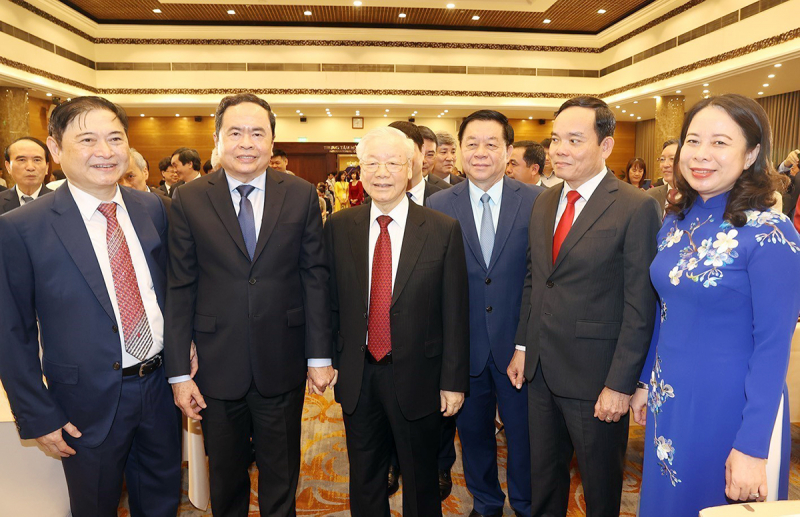 Tổng Bí thư Nguyễn Phú Trọng dự Lễ kỷ niệm 60 năm Ngày Chủ tịch Hồ Chí Minh gặp mặt đội ngũ trí thức -0