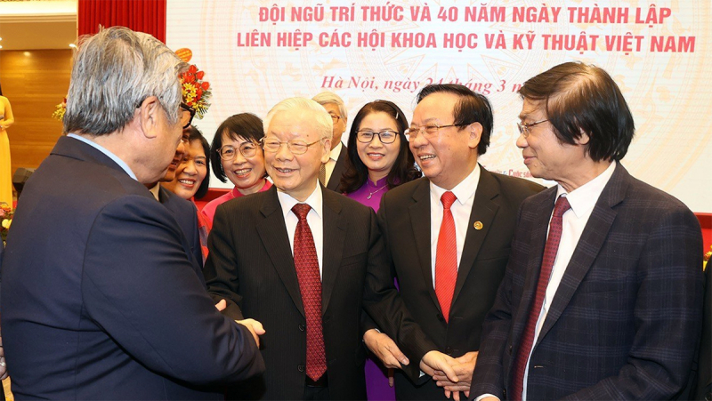 Tổng Bí thư Nguyễn Phú Trọng dự Lễ kỷ niệm 60 năm Ngày Chủ tịch Hồ Chí Minh gặp mặt đội ngũ trí thức -2