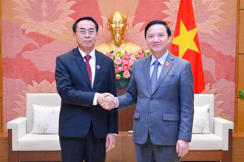 Phó Chủ tịch Quốc hội Nguyễn Khắc Định tiếp Chủ nhiệm Ủy ban Tư pháp của Quốc hội Lào -0