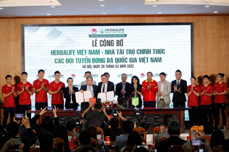 Tiếp sức những chiến binh vàng của đội tuyển bóng đá quốc gia Việt Nam -0