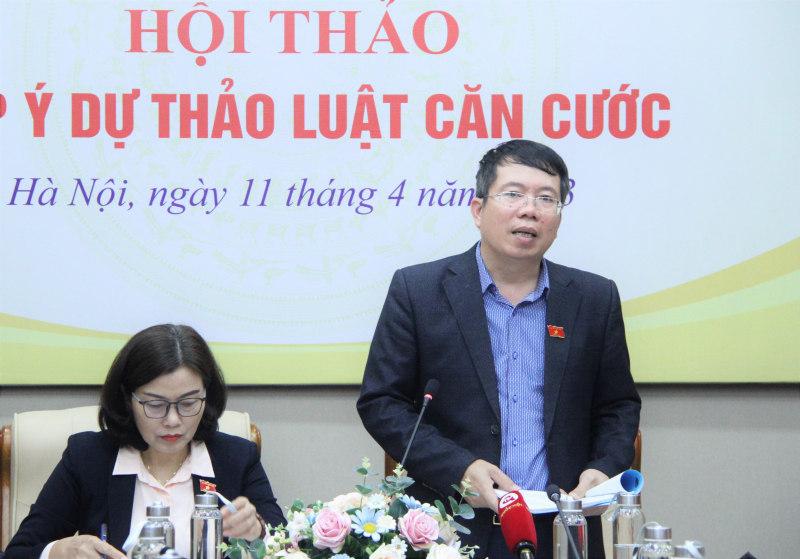 Viện trưởng Viện Nghiên cứu lập pháp Nguyễn Văn Hiển phát biểu khai mạc hội thảo
