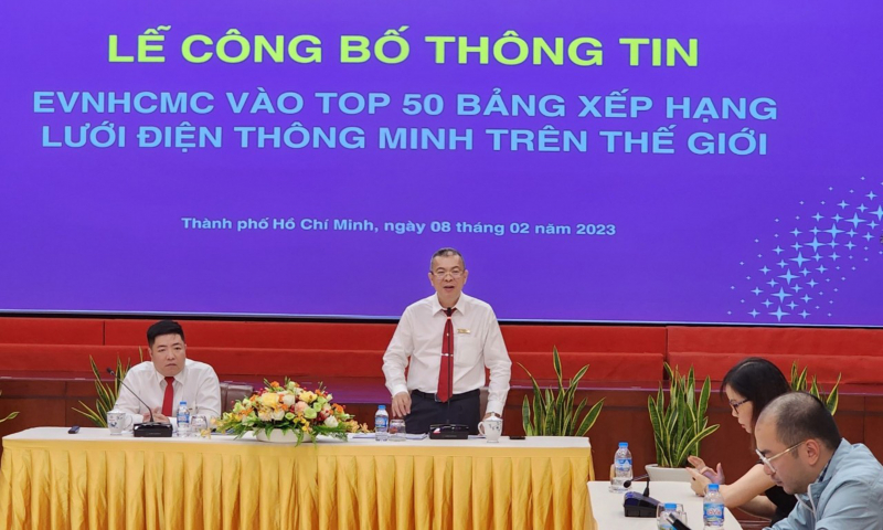 TGĐ EVNHCMC Nguyễn Văn Thanh công bố thông tin EVNHCMC vào Top50 Bảng xếp hạng Lưới điện thông minh trên thế giới.