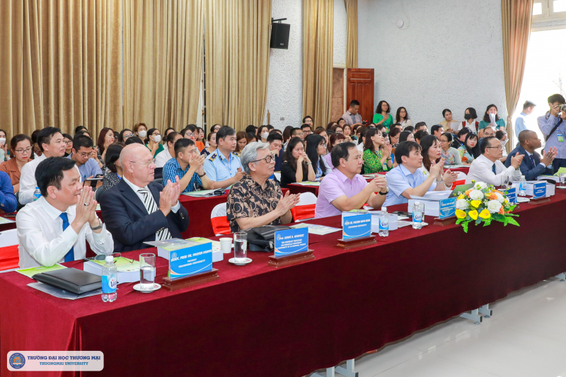 Đại học Việt Nam và nước ngoài trao đổi học thuật về “Phát triển kinh tế xanh ở Việt Nam” -0