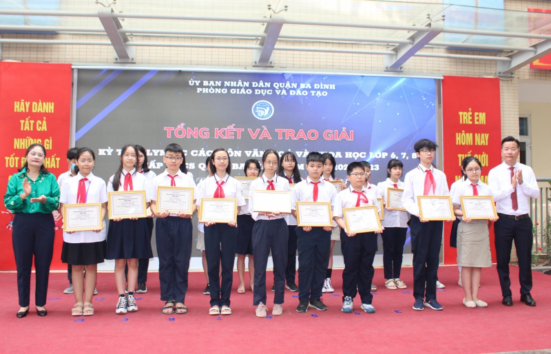 Hà Nội: quận Ba Đình trao 82 giải Nhất cuộc thi Olympic cấp quận -0