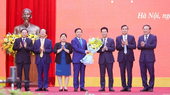 Thủ tướng Phạm Minh Chính trao quyết định bổ nhiệm tân Bộ trưởng Bộ Tài nguyên và Môi trường -4