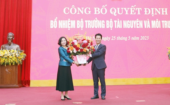 Thủ tướng Phạm Minh Chính trao quyết định bổ nhiệm tân Bộ trưởng Bộ Tài nguyên và Môi trường -5