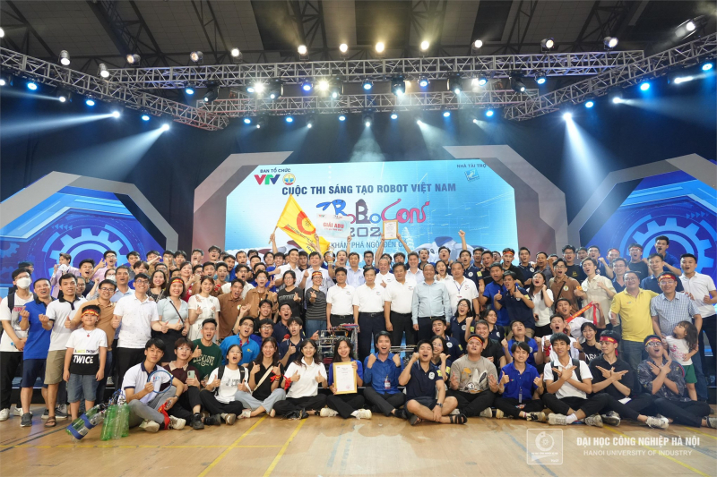 Trường Đại học Công nghiệp Hà Nội vô địch cuộc thi Robocon Việt Nam 2023 -0