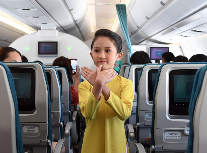 Chuyến bay đặc biệt của Vietnam Airlines với phi hành đoàn “nhí”