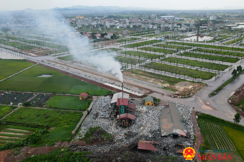 Bắc Giang: Khẩn trương lên phương án xử lý bãi rác ngày đêm hun khói đầu độc hàng trăm học sinh mầm non -0