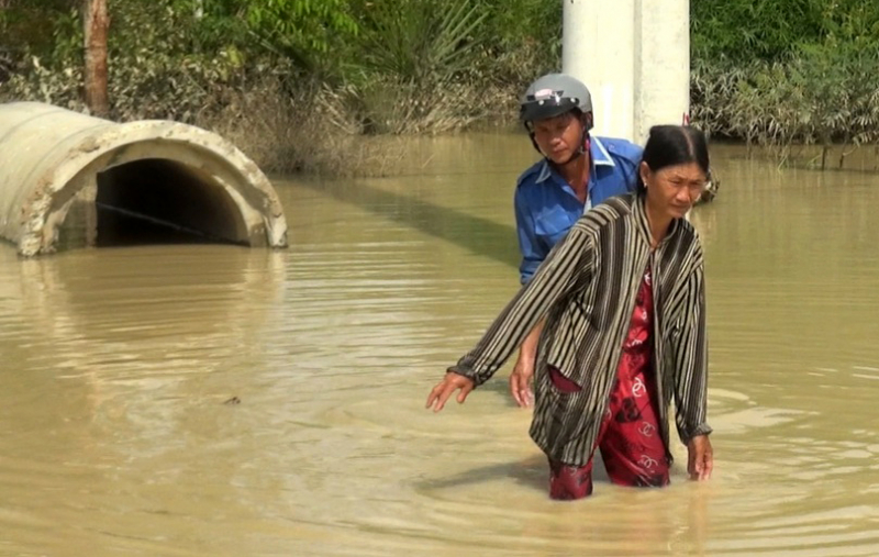 Lấp suối làm đường dẫn cao tốc Phan Thiết - Dầu Giây, nhiều hộ dân bị ngập lụt nặng