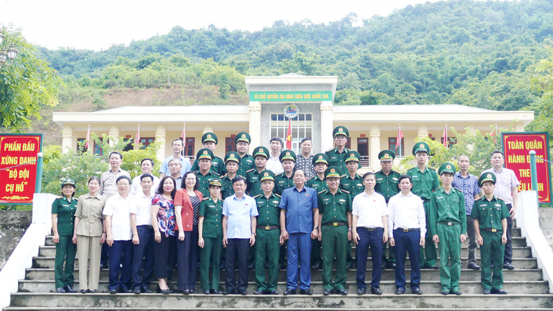 Phó Chủ tịch Quốc hội, Thượng tướng Trần Quang Phương thăm Đồn biên phòng Thông Thụ tại Nghệ An -2