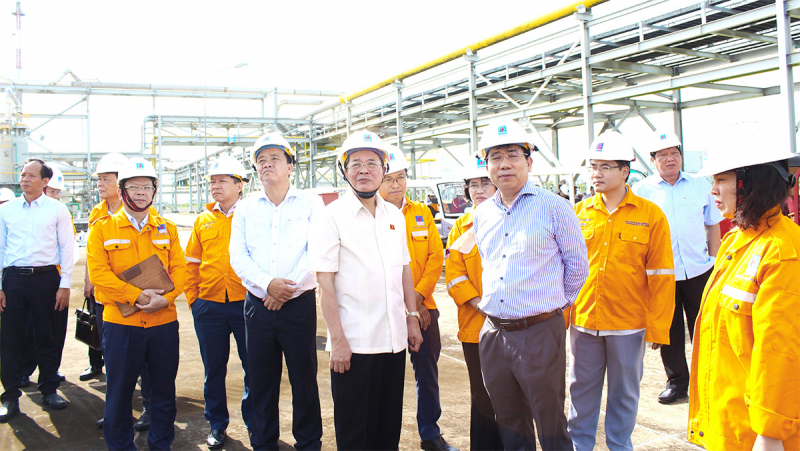 Phó Chủ tịch Quốc hội Nguyễn Đức Hải khảo sát tại Công ty Điện lực Dầu khí Cà Mau -1