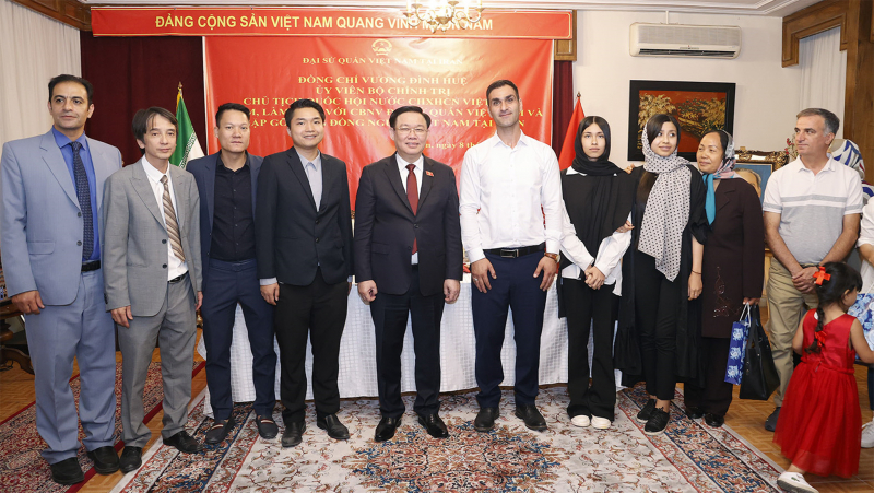 Chủ tịch Quốc hội Vương Đình Huệ thăm Đại sứ quán, cộng đồng người Việt tại Iran -0