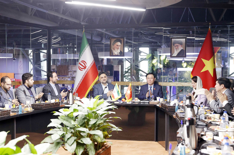 Chủ tịch Quốc hội Vương Đình Huệ làm việc với Trung tâm Công nghệ và Đổi mới sáng tạo Iran -0