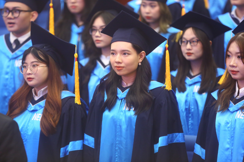 26,4% sinh viên Kinh tế Quốc dân tốt nghiệp loại Xuất sắc, 42,06% tốt nghiệp loại Giỏi -0