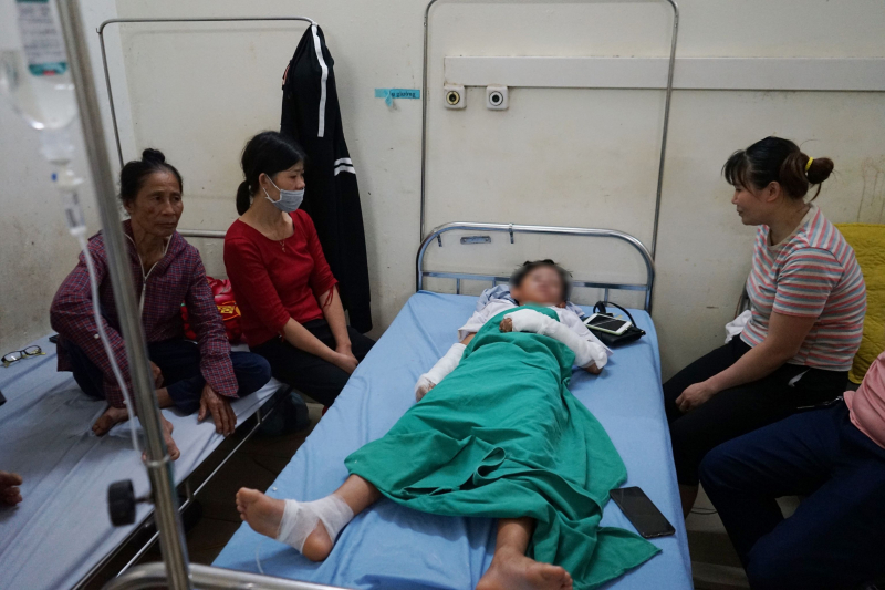 Thanh Hoá: 10 học sinh tiểu học nhập viện trong ngày khai giảng do bóng bay phát nổ -0