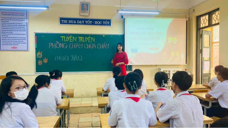 Hà Nội: Trường THCS Xuân Đỉnh hân hoan đón chào năm học mới  -1