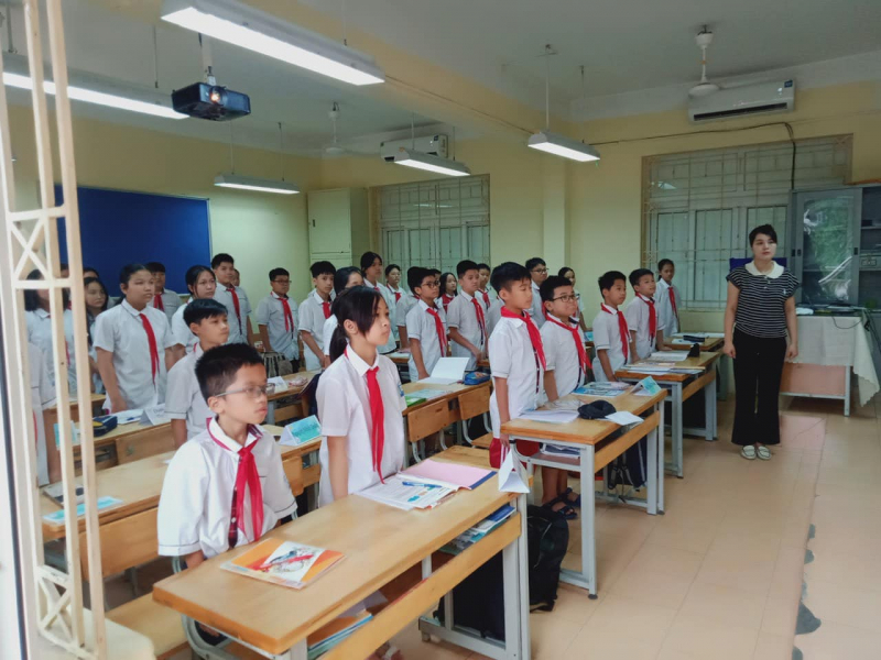 Hà Nội: Nhà trường, học sinh tưởng niệm nạn nhân vụ cháy chung cư mini -1