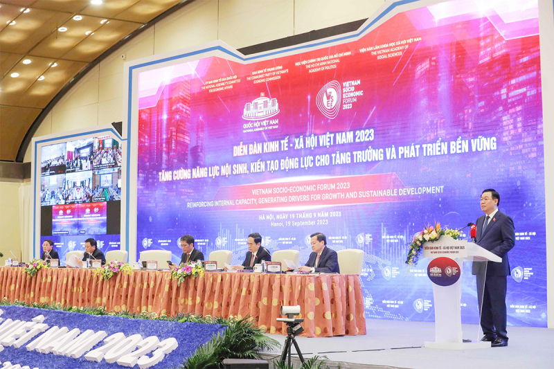 Khai mạc Diễn đàn Kinh tế - Xã hội Việt Nam 2023 -2