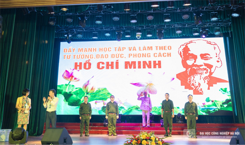 Chung kết cuộc thi Học tập và làm theo tư tưởng, đạo đức, phong cách Hồ Chí Minh tại Trường ĐH Công nghiệp Hà Nội  -2