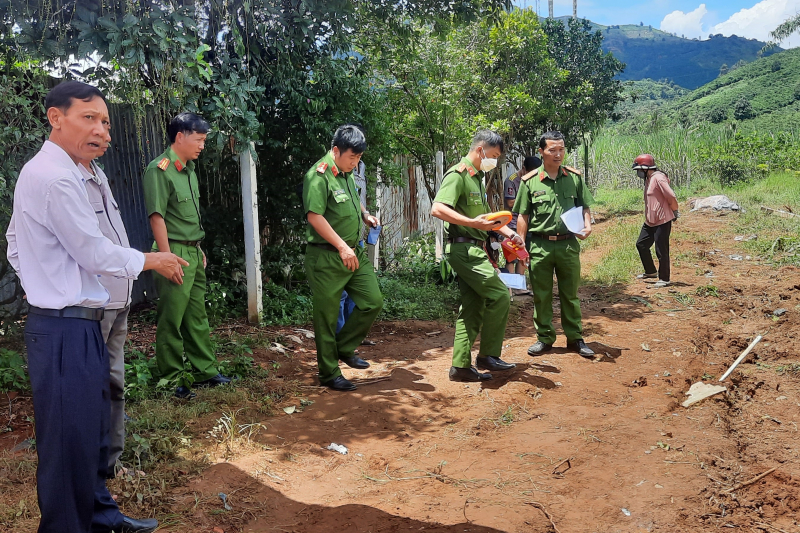 Lâm Đồng: Giao TP Bảo Lộc rà soát tính pháp lý trong vụ đất đang canh tác của hàng loạt hộ dân bị san lấp, xây tường vây kín -0