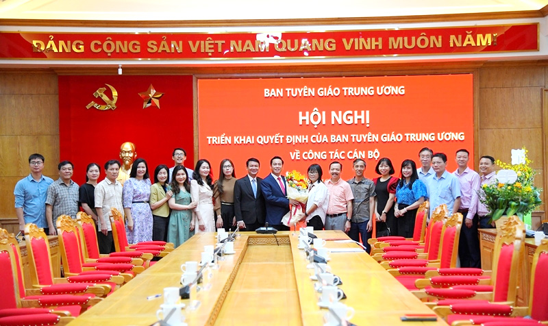 Trao Quyết định Tổng Biên tập Báo điện tử Đảng Cộng sản Việt Nam -1