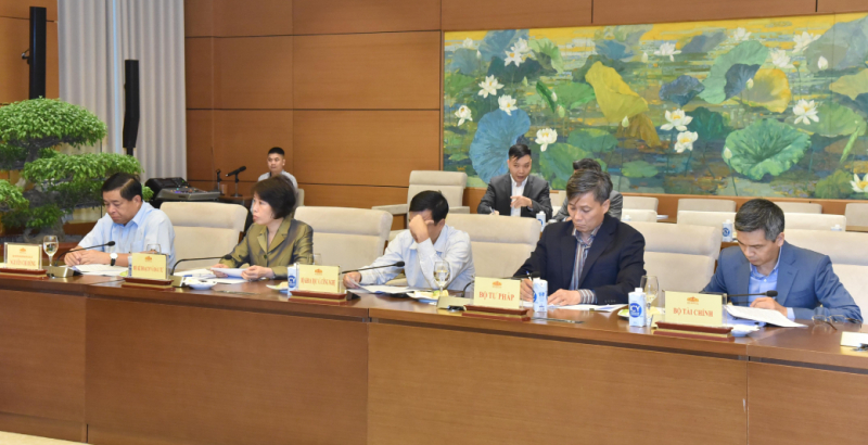 Chủ tịch Quốc hội Vương Đình Huệ chủ trì cuộc họp về dự thảo Nghị quyết áp dụng thí điểm chính sách hỗ trợ đầu tư trong lĩnh vực công nghệ cao