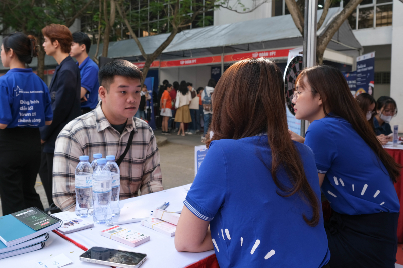 Hơn 600 vị trí việc làm tại sự kiện tuyển dụng lớn nhất năm dành cho sinh viên khối ngành kinh tế tại Hà Nội -3
