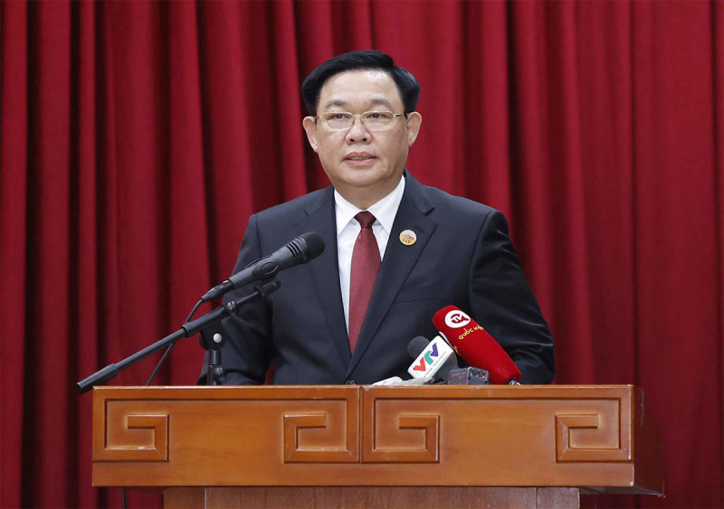 Chủ tịch Quốc hội Vương Đình Huệ: Tạo đột phá trong hợp tác kinh tế, thương mại là nguyện vọng cháy bỏng của cả Việt Nam và Lào -6