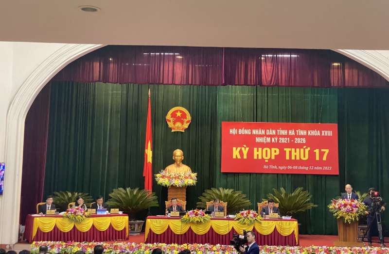 Hà Tĩnh: Chủ tịch HĐND tỉnh Hoàng Trung Dũng đạt 100% phiếu “tín nhiệm cao” -0