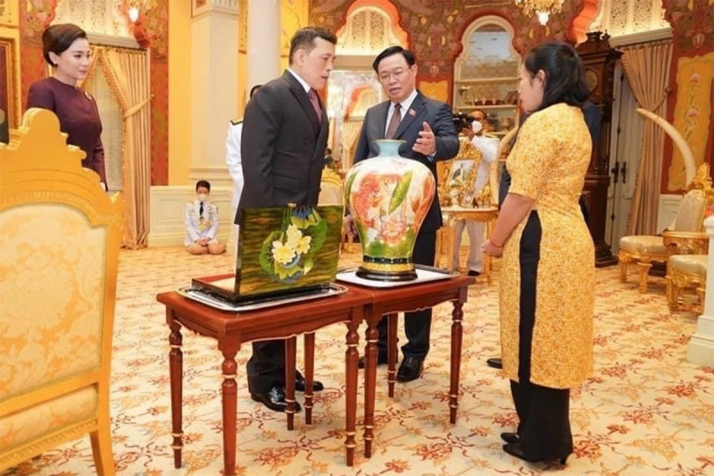 Chủ tịch Quốc hội Vương Đình Huệ hội kiến Nhà Vua Thái Lan Maha Vajiralongkorn -0