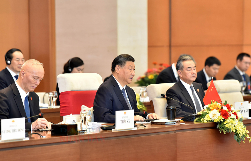 Chủ tịch Quốc hội Vương Đình Huệ hội kiến Tổng Bí thư, Chủ tịch nước Trung Quốc Tập Cận Bình -1