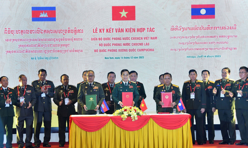 Cuộc gặp thường niên Bộ trưởng Bộ Quốc phòng 3 nước Việt Nam - Lào - Campuchia -0