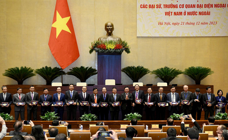 Chủ tịch Quốc hội Vương Đình Huệ: Phát huy bản sắc đối ngoại Việt Nam, không ngừng đổi mới, linh hoạt trong tư duy, cách làm -0