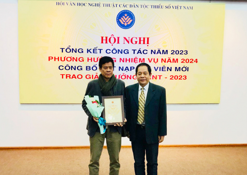 Trao 61 giải thưởng Văn học nghệ thuật các dân tộc thiểu số Việt Nam -0