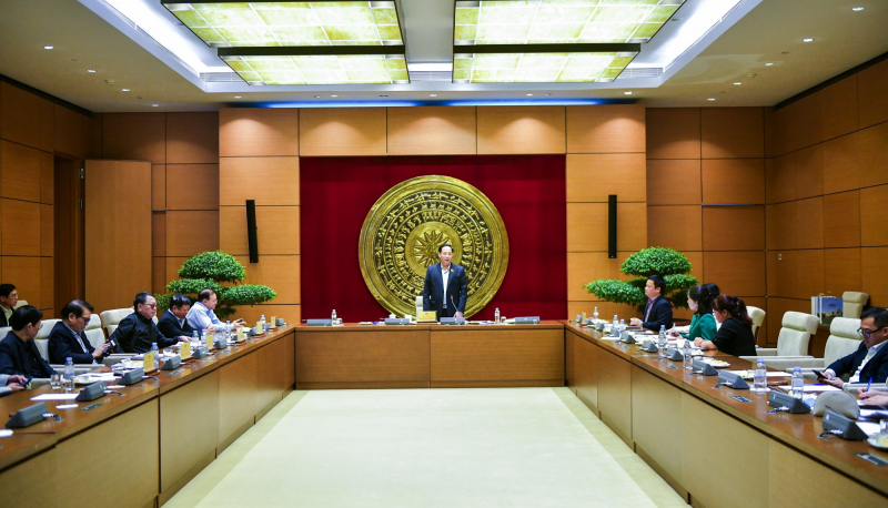 Phó Chủ tịch Quốc hội, Thượng tướng Trần Quang Phương chủ trì cuộc họp