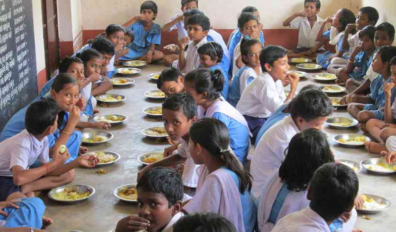 Trẻ em Ấn Độ thụ hưởng Chương trình Bữa ăn Giữa ngày (MDM). Nguồn: mdmodisha.nic.in