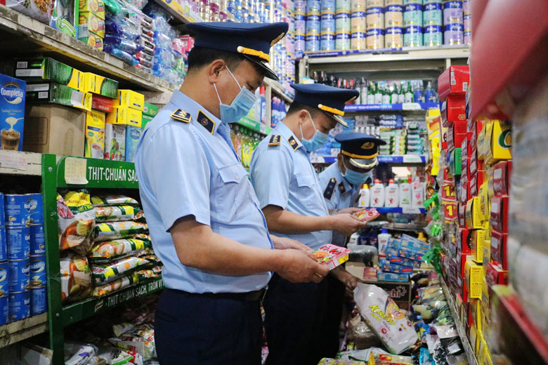 TP. Hồ Chí Minh: Mở cao điểm chống buôn lậu, gian lận thương mại và hàng giả -0