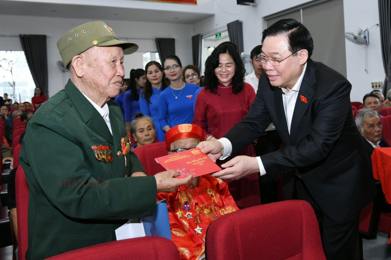 Một số hình ảnh Chủ tịch Quốc hội Vương Đình Huệ tới thăm xã Tăng Thành, huyện Yên Thành, tỉnh Nghệ An -1