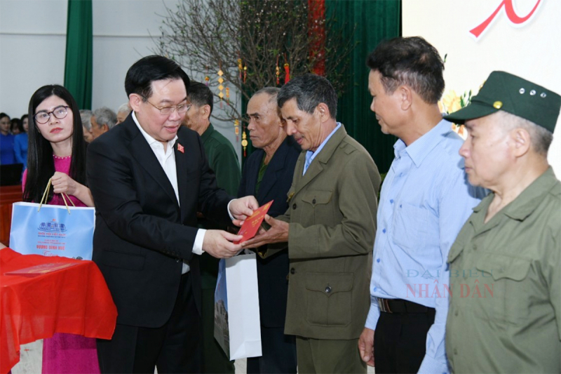 Một số hình ảnh Chủ tịch Quốc hội Vương Đình Huệ tới thăm xã Tăng Thành, huyện Yên Thành, tỉnh Nghệ An -9